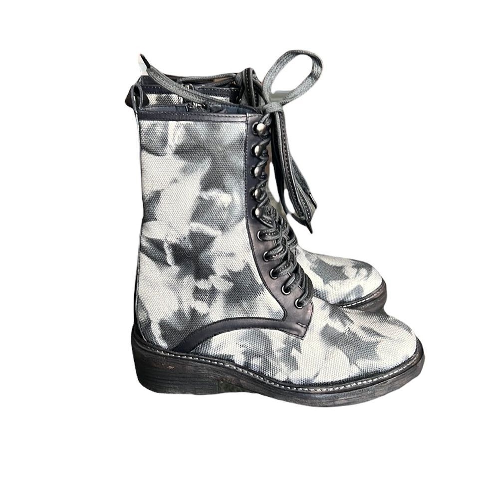 Vintage Foundry Monaris Tie-Dye Boots Size 7.5 NWT